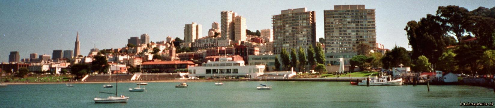 Stadtblick: Blick von der San Francisco Bay in Richtung Stadt