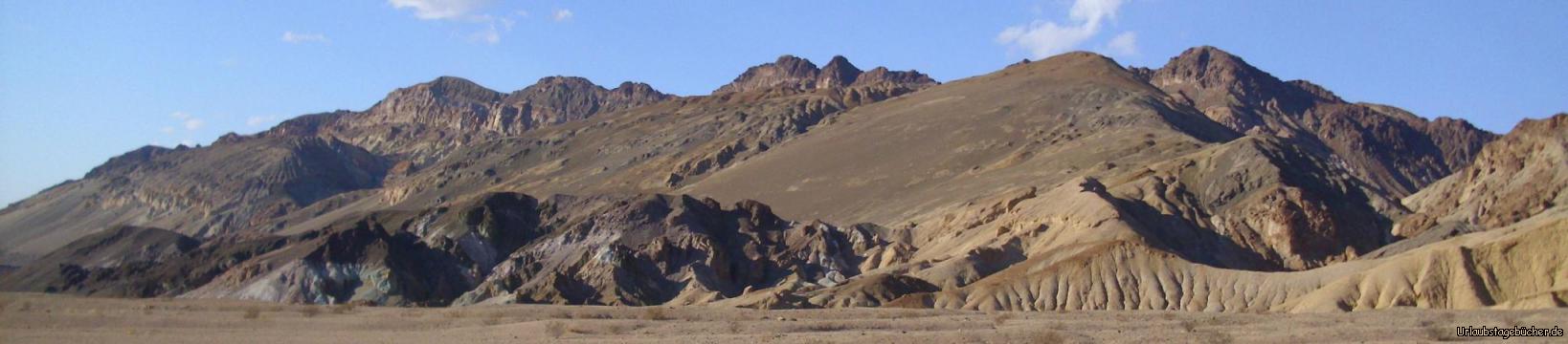 Artists Palette: an den Hängen der Black Mountains im Death Valley National Park liegt Artist’s Palette,
berühmt für seine vielfarbigen Gesteinsformationen mit Farben von rot, dunkelrot über türkis bis grün