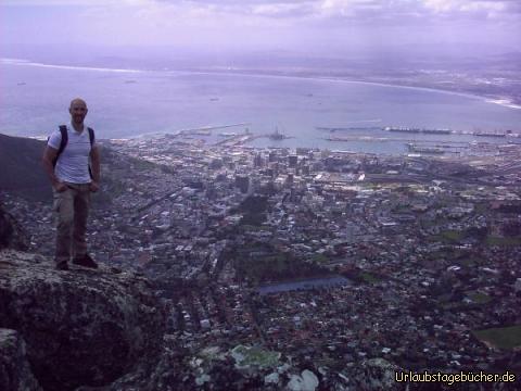 ich über Kapstadt: ich wieder am Abgrund hoch über Kapstadt