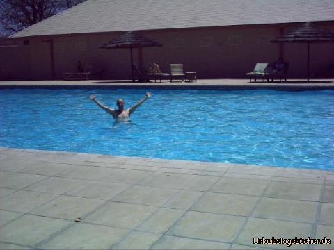 ich im Pool: ich im Pool von Halali (im Etosha Nationalpark)