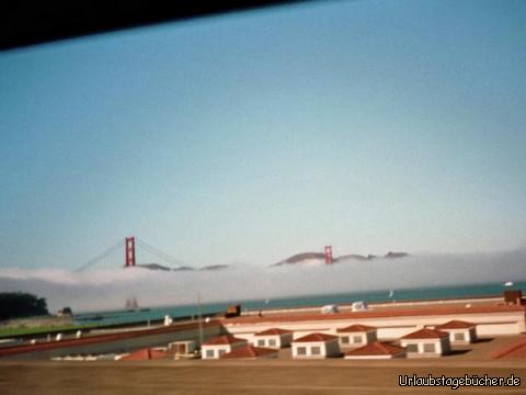bridge to nowhere: die Golden Gate Bridge im Nebel