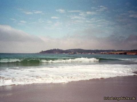 Wellen am Strand: die Wellen des Pazifiks am Strand von Carmel