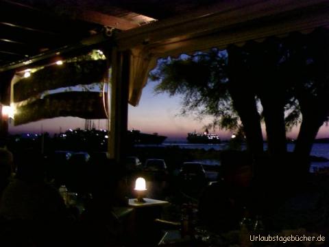 Taverne: der Sonnenuntergang von unserer Taverne aus
