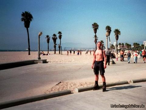 ich scate: ich beim Rollerscaten am Strand von Venice Beach
