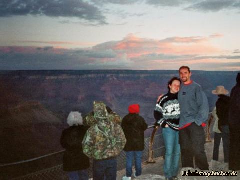 wir am Grand Canyon: Anja und ich bei Sonnenaufgang am Grand Canyon