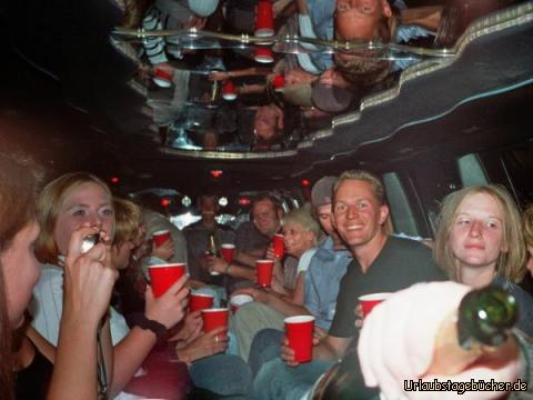 Party in der Limo: wir feiern eine ausgelassene Party in der Limousine auf dem Strip von Las Vegas