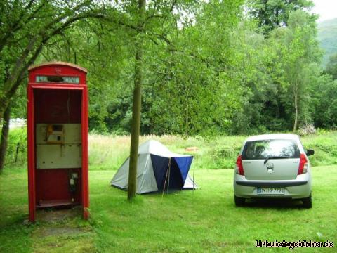 Zeltplatz: unser Zelt und unser Auto im Glenloin Caravan Park
(dieses Foto wirkt deutlich idyllischer, als es dort war)