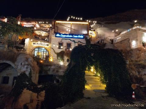 Mia Cappadocia Cave Hotel: unsere Unterkunft für heute Nacht ist das
Mia Cappadocia Cave Hotel
(und wir schlafen in echten Höhlen)