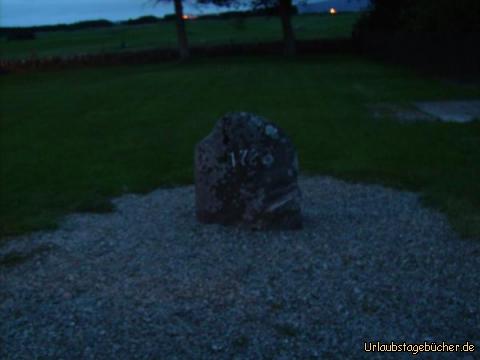 Witch’s Stone: der etwas unscheinbare Witch’s Stone in einem privaten Garten von Dornoch
erinnert an die letzte Hexenverbrennung Schottlands