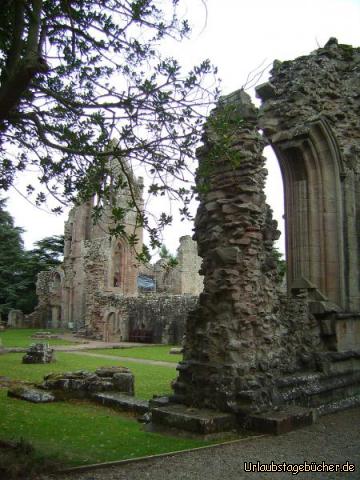 Dryburgh Abbey: die Überreste der 1150 begründeten und 1544 zerstörten Dryburgh Abbey