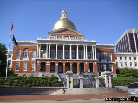 State House: das Massachusetts State House mit seiner vergoldeten Kupferkuppel
wurde 1795 fertiggestellte und ist seit 1798 Regierungssitz von Massachusetts