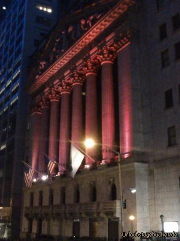 Wall Street: das Gebäude der New York Stock Exchange,
auch einfach nur (aufgrund der Lage) "Wall Street" genannt,
beherbergt die größte Wertpapierbörse der Welt