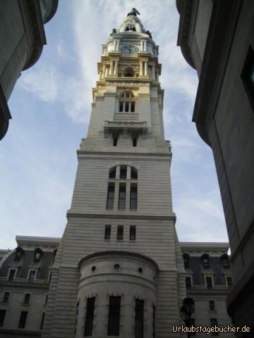City Hall: der Uhrenturm auf der Nordseite der Philadelphia City Hall
ist mit 167,03 m das höchste gemauerte Gebäude der Welt