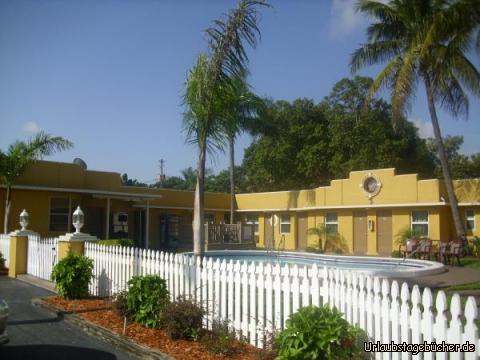 Relax Inn: unser Hotel in den vergangenen drei Nächten im Süden Floridas:
das Relax Inn direkt am Highway 1 in Fort Lauderdale