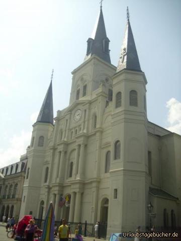 St. Louis Cathedral: am Jackson Square im French Quarter von New Orleans
steht seit 1794 die St. Louis Cathedral
am ältesten (seit 1727) kontinuierlich genutzten Gottesdienstort der USA
