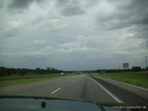 Interstate 10: hier zwischen Houston und San Antonio ist es sehr einsam
und wenig interessant auf der Interstate 10