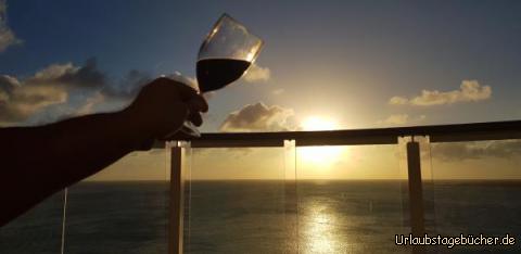 Wein und Sonnenuntergang: 