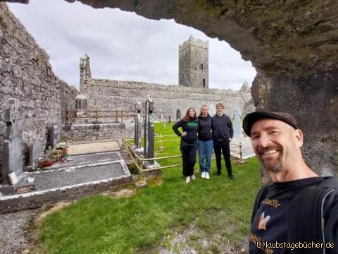 wir in der Clare Abbey: in der Clare Abbey in Clarecastle bei Ennis