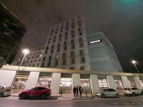 Premiere Inn: unsere Unterkunft für heute Nacht in Dublin ist wieder das Premiere Inn:
preiswert, gut und in der Nähe des Hafens