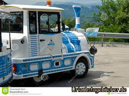 Mit der Bimmelbahn zum San Marino-Lift: Der Stadt ein Stück näher...