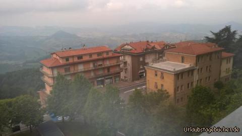 Blick von San Marino: Von der Stadt aus hat man einen schönen weiten Blick!