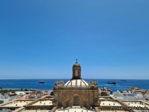 Hafen und Meer hinter der Kathedrale: Hafen und Meer hinter der Kathedrale