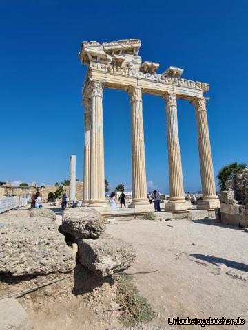 Apollon-Tempel: Apollon-Tempel