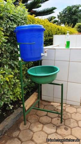 Ersatzwasser: Der Behälter ist eine Alternative, wenn die Wasserpumpe wegen Stromausfall streikt!