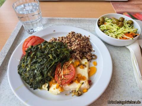 Mittagessen : Feta, Quinoa,  Spinat, tomate