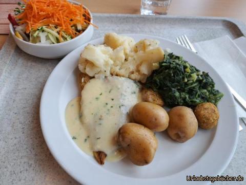 Mittagessen : Gegrilltes Seelachsfilet mit Bärlauchsoße, Kartoffeln, Blumenkohl, Spinat 