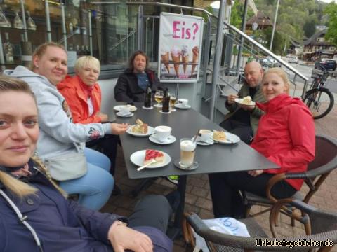 Kuchenessen bei Uwe: Katja, kathi, anni, 
Maren, matze, David 