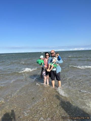 Beach : Hier steht die Familie Schneider mit beiden Beinen sowohl in der Nord- als auch der Ostsee…
