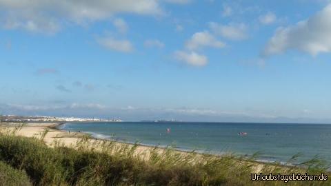 Blick nach Tarifa, im Hintergrund liegt Afrika: Blick nach Tarifa, im Hintergrund liegt Afrika
