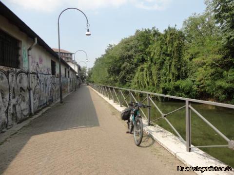Radweg Mailand : Beginn eines schönen Radweges aus Mailand hinaus