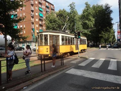 Straßenbahn mailand: Drei Viertel der Straßenbahnen sind in Mailand so.