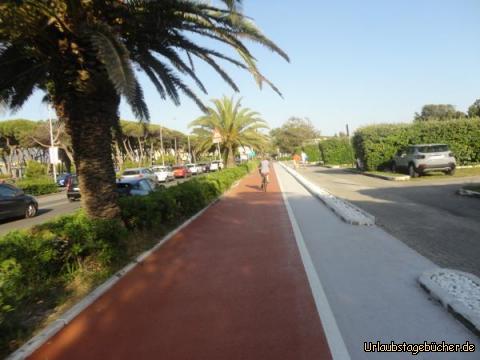 Genua ggmmjk: Die letzten 10 Kilometer des Tages flach am Radweg dem Meer entlang.