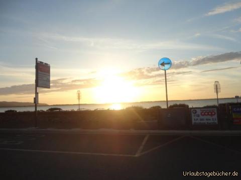 Genua fhj: Ein Sonnenuntergang bei der Rückfahrt 