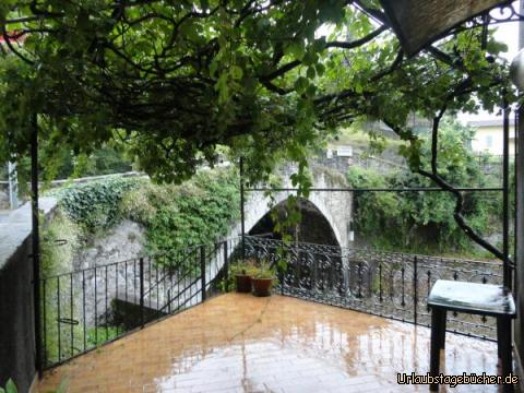 Brücke in Porlezza : Brücke in Porlezza(typ. für die Gegend), wiederum wartend auf eine Regenpauese aufgenommen 