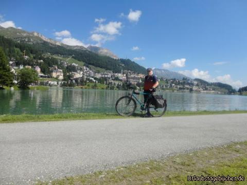 Moritzersee : Der See und dahinter der Ortskern von St.Moritz 