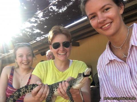 Selfikroko: Selfie mit Kroko. Andrea, Ich und Hailey