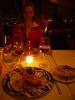 Abendessen: Katy beim Abendessen in unserem (sich langsam drehenden) Hotelrestaurant