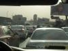Verkehrschaos in Kairo: ohne erkennbares Einhalten von etwaigen Verkehrsregeln
wälzt sich eine Blechlawine durch die ägyptische Hauptstadt Kairo
(und wir wälzen als sprachlose Passagiere mit)