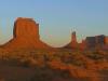 Sonnenaufgang: im Monument Valley bei Sonnenaufgang