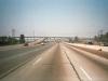 Highway: wir verlassen Los Angeles auf dem Highway in Richtung Wüste