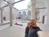 wir in der Ulu Moschee: im Innenhof der Ulu Moschee,
der ältesten Moschee von Manisa