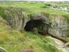 Smoo Cave: der 15 m hohe Eingang in die Smoo Cave,
einer 60 m langen und 40 m breiten Höhle an der Nordküste der schottischen Highlands