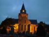 Kathedrale von Dornoch: die angeleuchtete Kathedrale von Dornoch
(mit dem gruselig dunklen Friedhof davor)