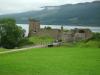 Urquhart Castle außen: die Überreste des Urquhart Castle am Loch Ness