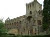 Jedburgh Abbey: die Seitenansicht der Jedburgh Abbey, einem ehemaligen Augustinerkloster