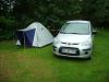Zeltplatz: unser Zelt und unser Auto auf dem Zeltplatz Thornton’s Holt Camping Park bei Nottingham